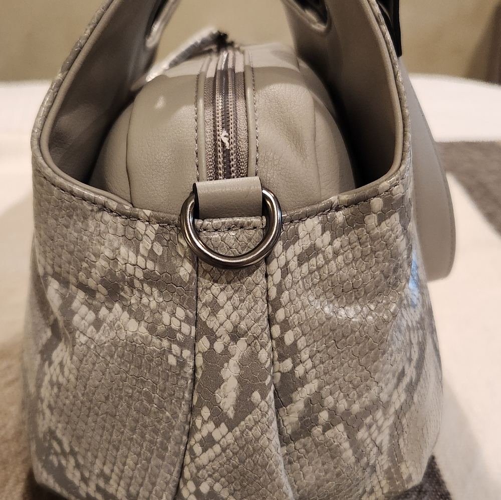 Vera Wang Simply Vera Hang Bag Satchet And Wallet Grey Python - Picture 3 of 15